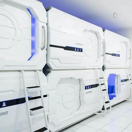 RedDoorz Hostel near Taman Puring Jakarta Exterior foto