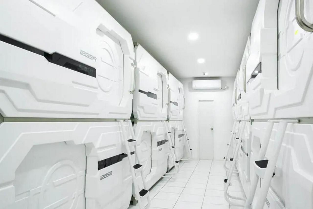 RedDoorz Hostel near Taman Puring Jakarta Exterior foto