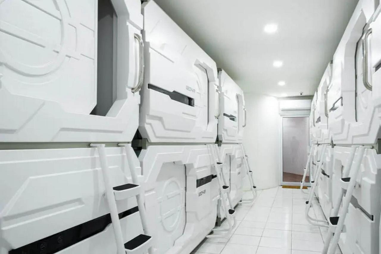 RedDoorz Hostel near Taman Puring Jakarta Exterior foto