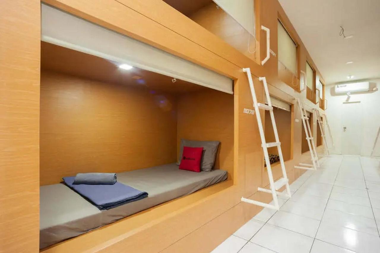 RedDoorz Hostel near Taman Puring Jakarta Exterior foto