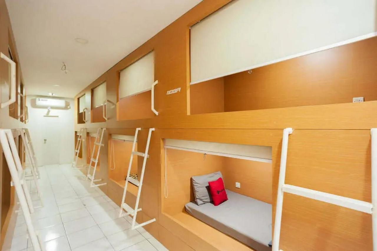 RedDoorz Hostel near Taman Puring Jakarta Exterior foto